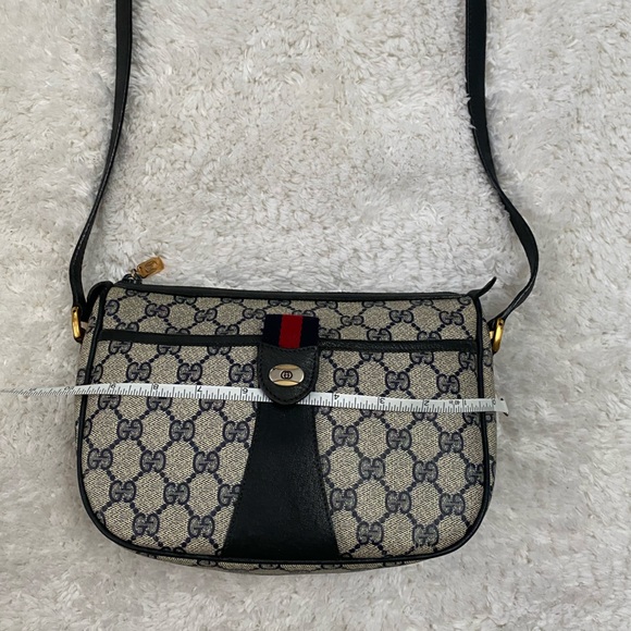 Gucci Vintage Crossbody Bag - Picture 13 of 15